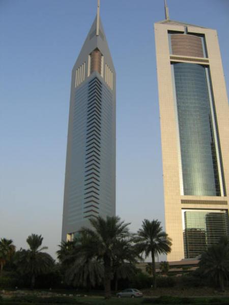 les Emirates Towers de jour cette fois!